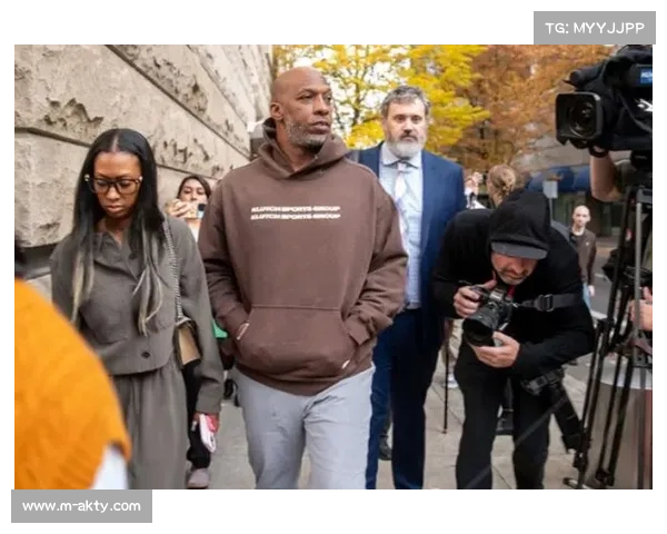 罗齐尔律师批评FBI逮捕行为称其为羞辱职业运动员的照片机会